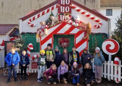 Trećaši na adventskoj čaroliji u centru grada
